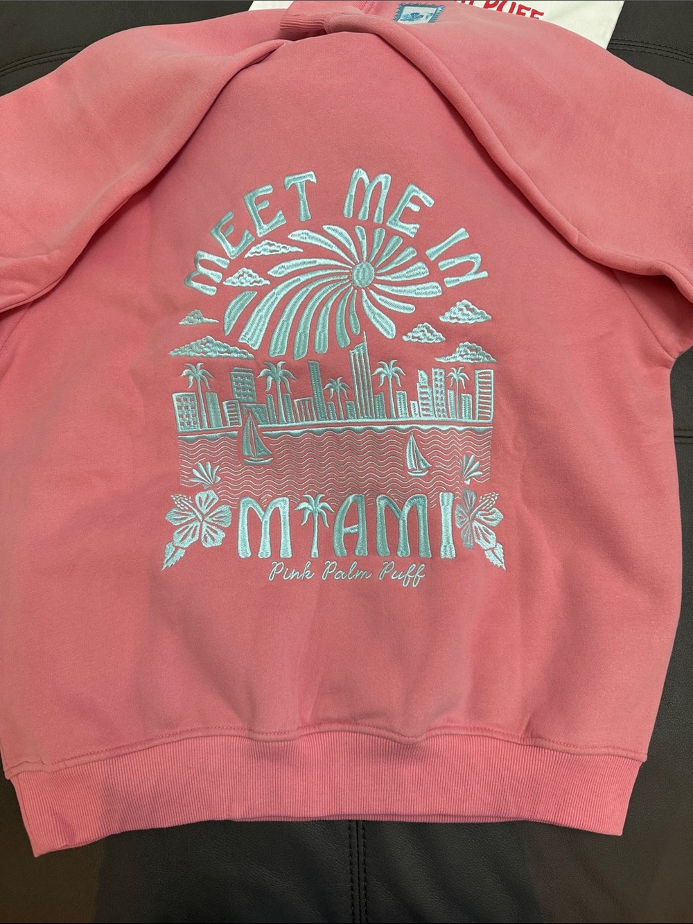 Pink Palm Puff *Meet Me In Miami* - Pink - Picture 5 of 5